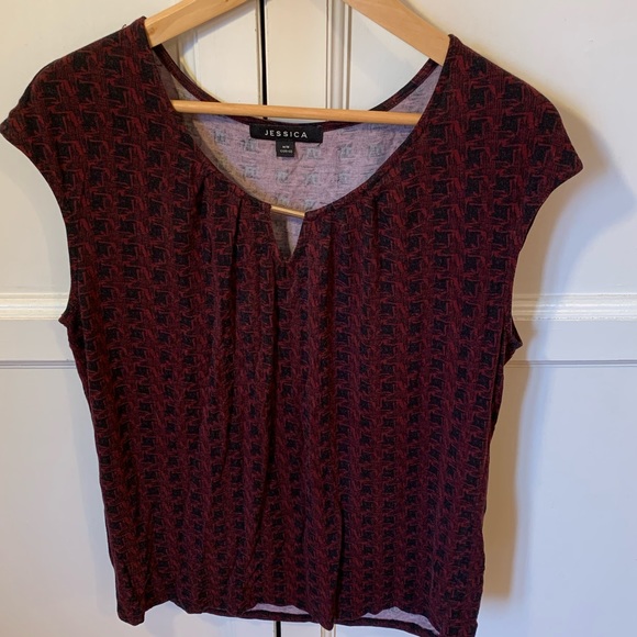 M Red top with gold detail - Picture 5 of 5